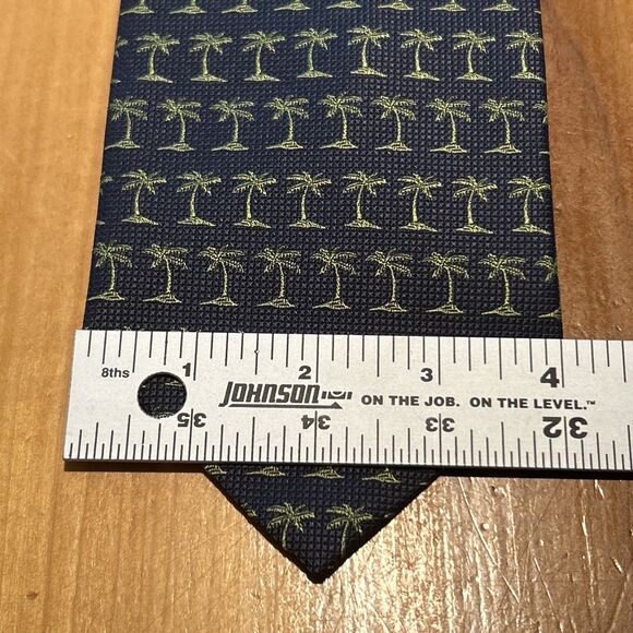 Off Island By Tommy Bahama Neck Tie. Navy With Palm Trees. 100% Silk. Tropical - Picture 6 of 6